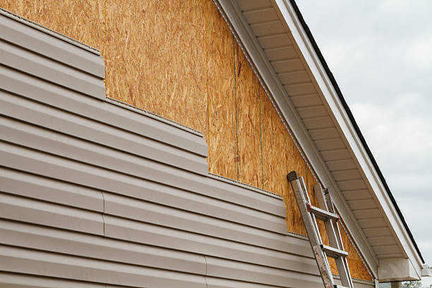 Professional Siding Installation technician working in Fairfax, SC